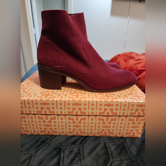 Gianni Bini Bootie - Picture 3 of 4